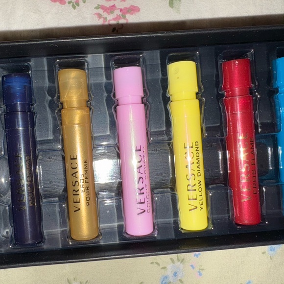 Versace Mini Perfume Set - Picture 2 of 6